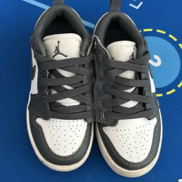 Air Jordan Sneakers - Picture 4 of 4